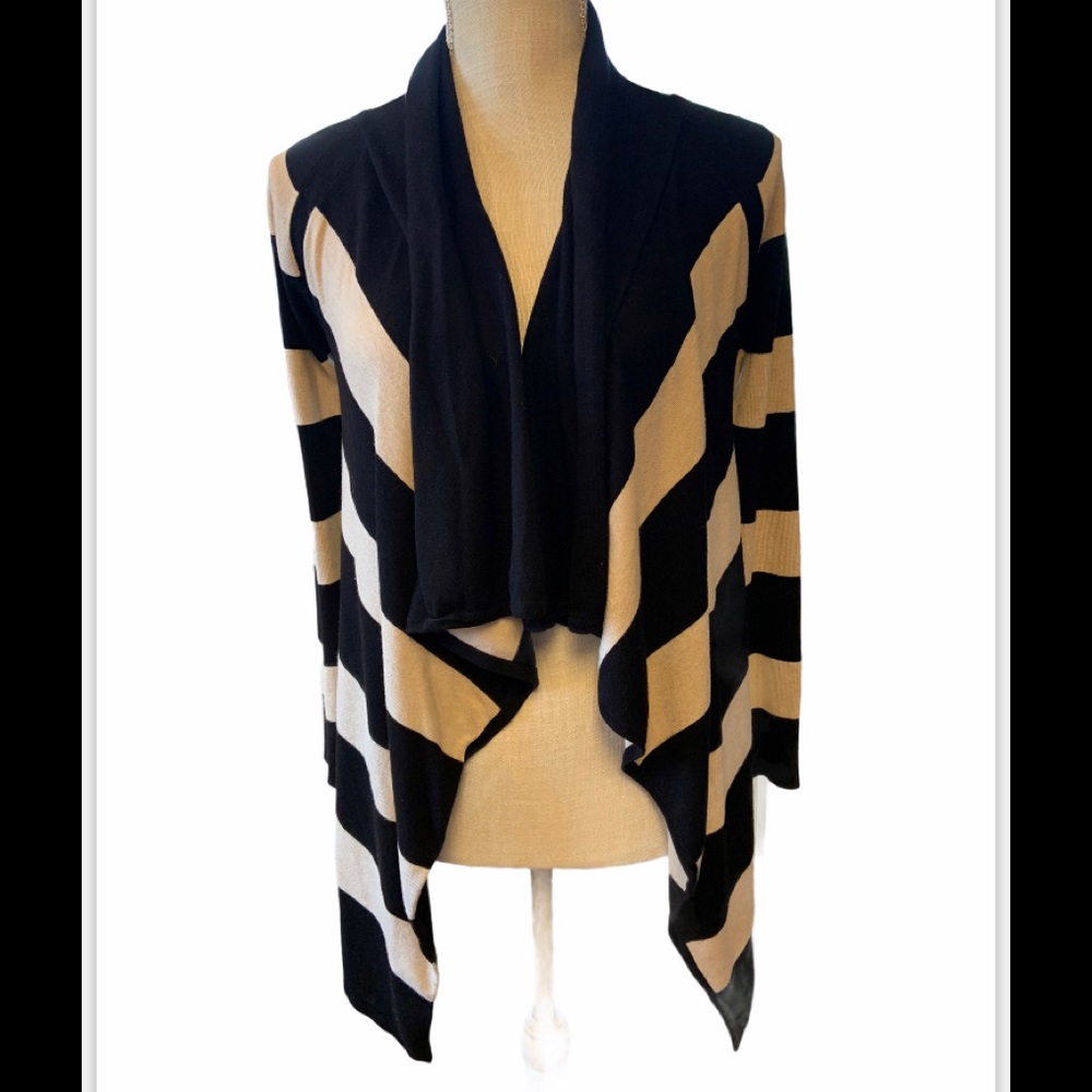 White House Black Market‎ sweater